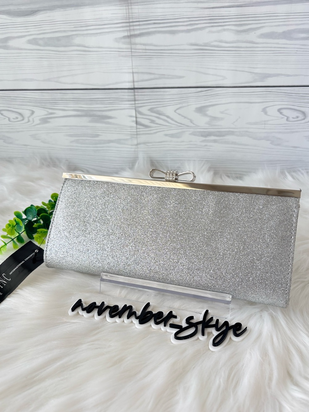 Silver Glitter Bow Clasp Evening Clutch - Picture 1 of 13